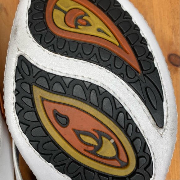 Indigo by Clarks White Leather Slides with Leather Flowers 9M in New Condition - Picture 10 of 13